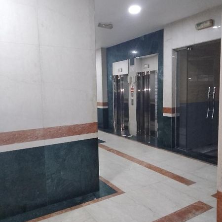 Abree Building New Hostel Дубай Екстер'єр фото